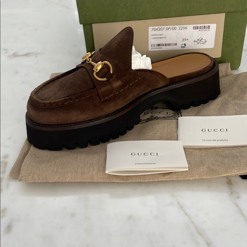 Gucci Sylke Suede Loafers with Gold horsebit 39.5 NIB